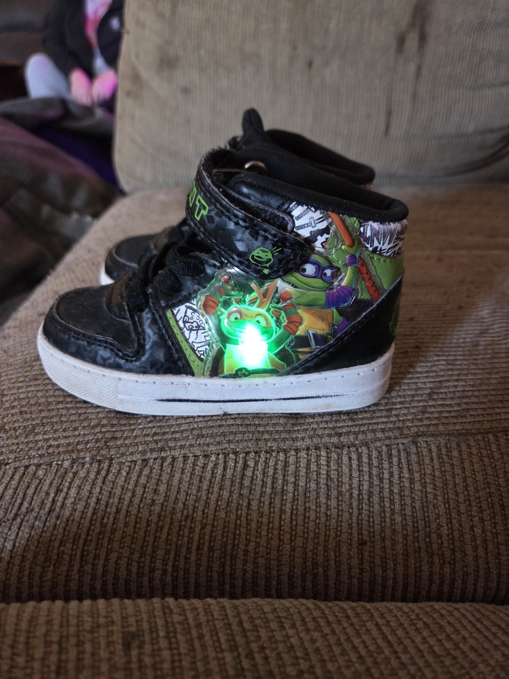 Kids Light-Up Ninja Turtle High-Top Sneakers - Black/Green